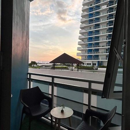 Kurlix Suites Of Azure North San Fernando  Zewnętrze zdjęcie