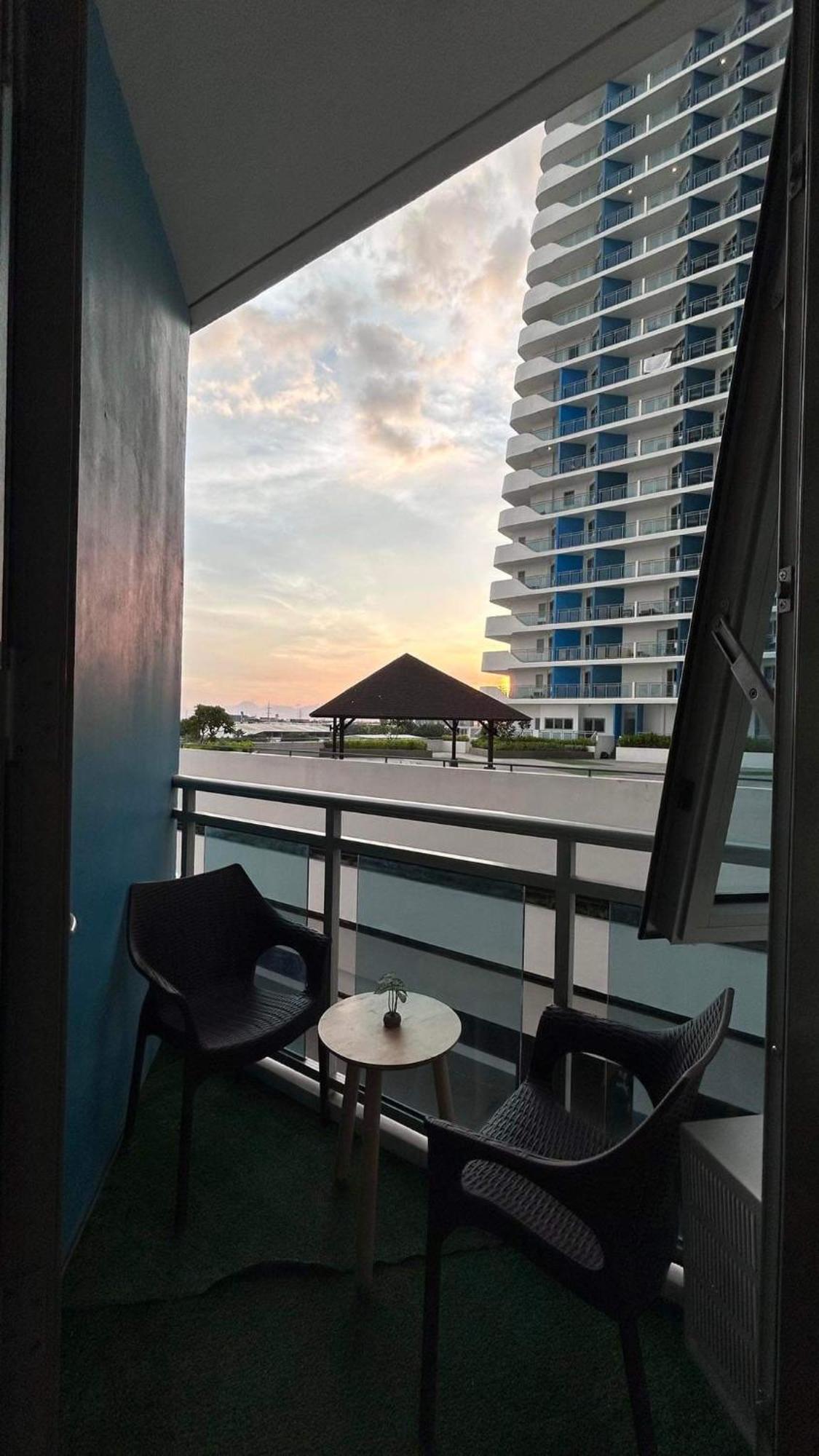Kurlix Suites Of Azure North San Fernando  Zewnętrze zdjęcie